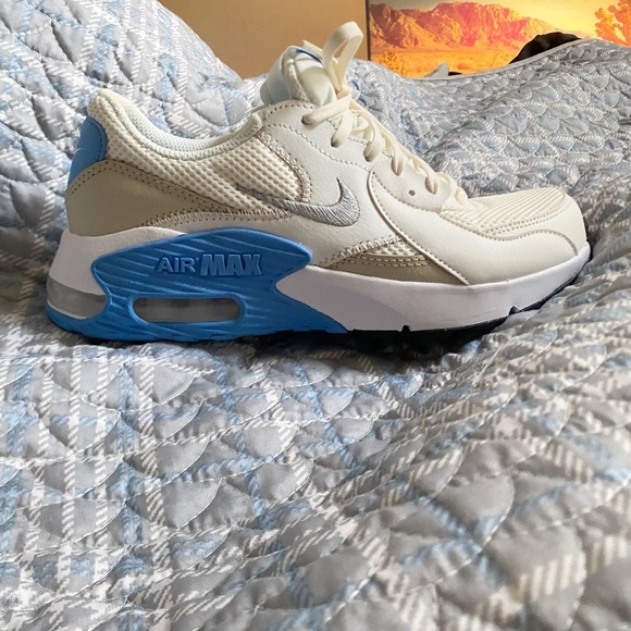 Women’s Nike AirMax size 7 - Picture 2 of 3